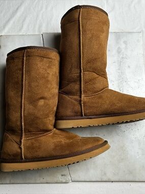 Uggs Classic Suede Tall Winter Boots in Chestnut